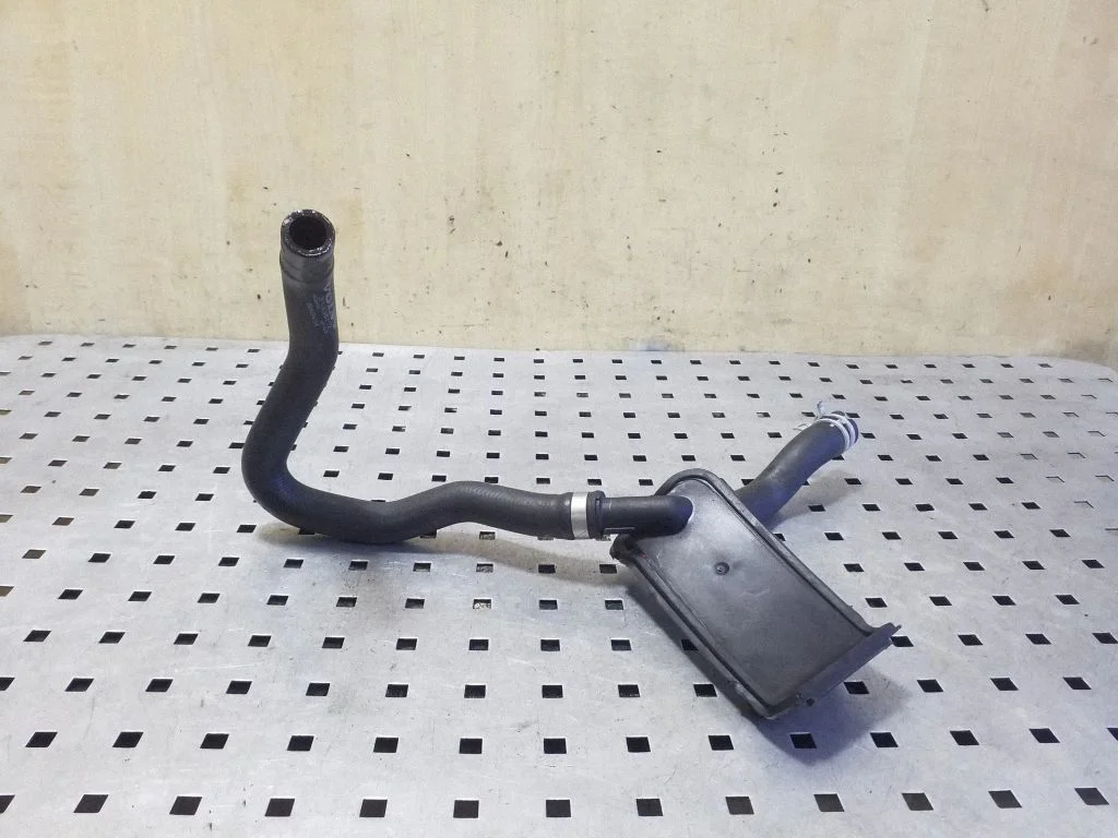 Engine coolant pipe/hose 31338712