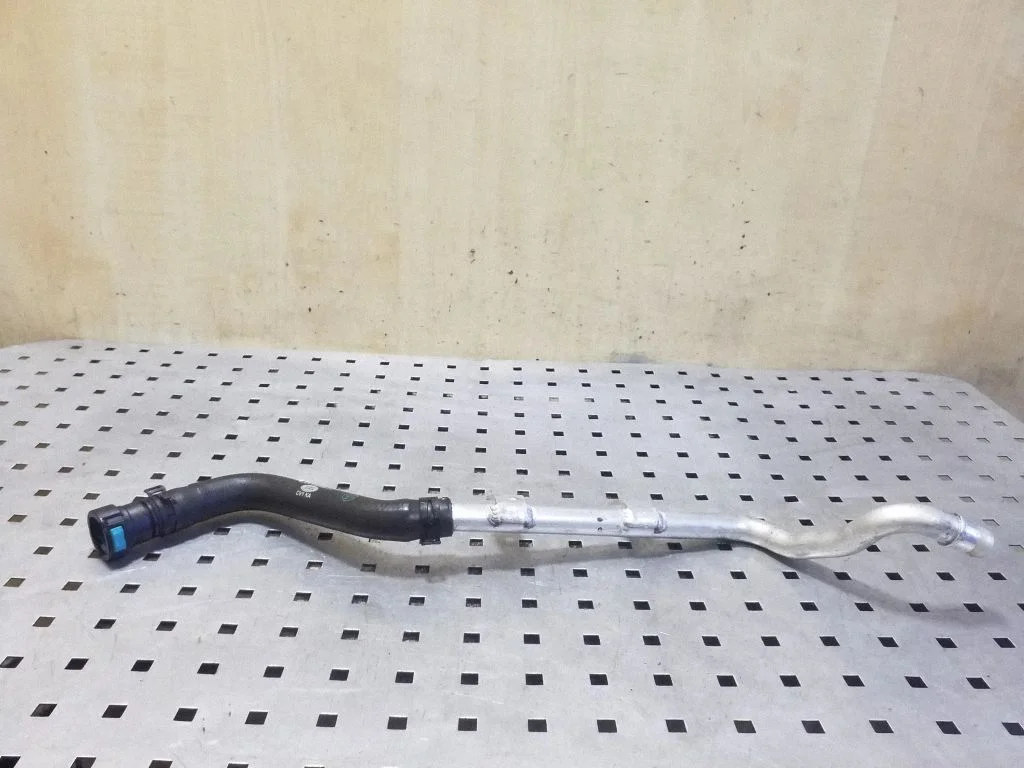 Engine coolant pipe/hose CPLA18B402AC