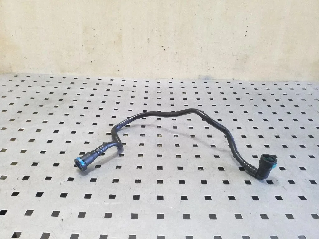 Engine coolant pipe/hose CPLA8C289CB