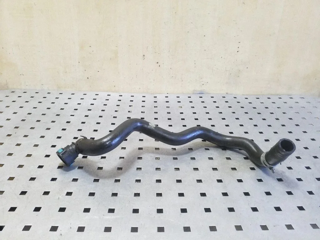 Engine coolant pipe/hose CPLA8K576CB