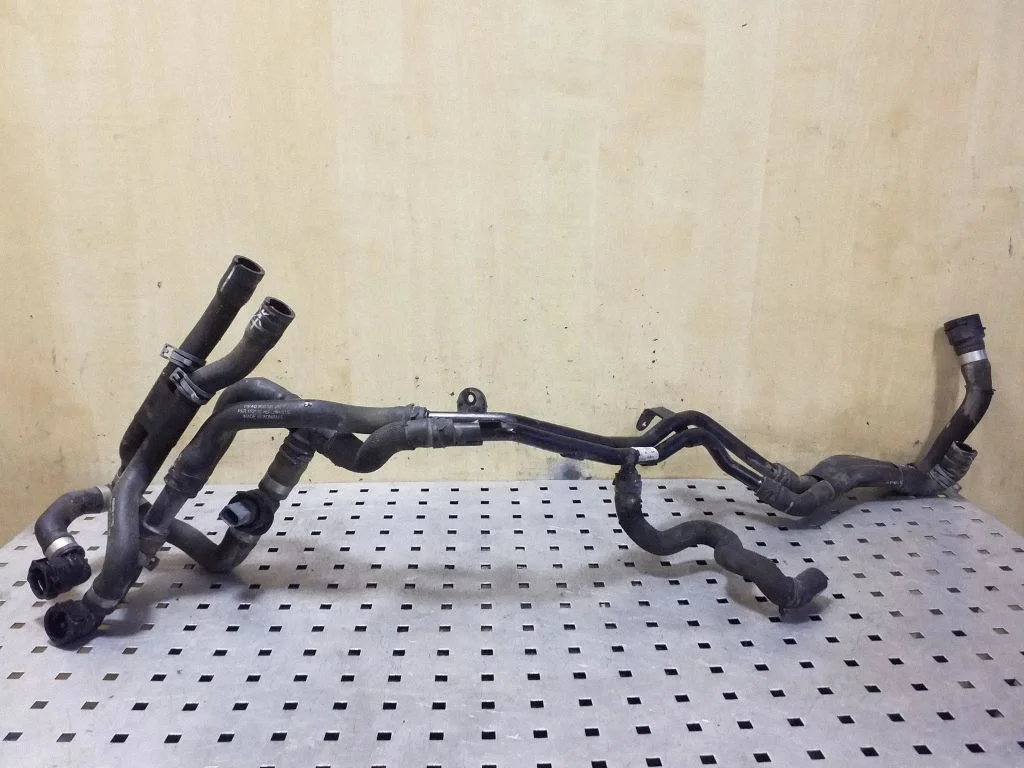 Engine coolant pipe/hose 5Q0121065H
