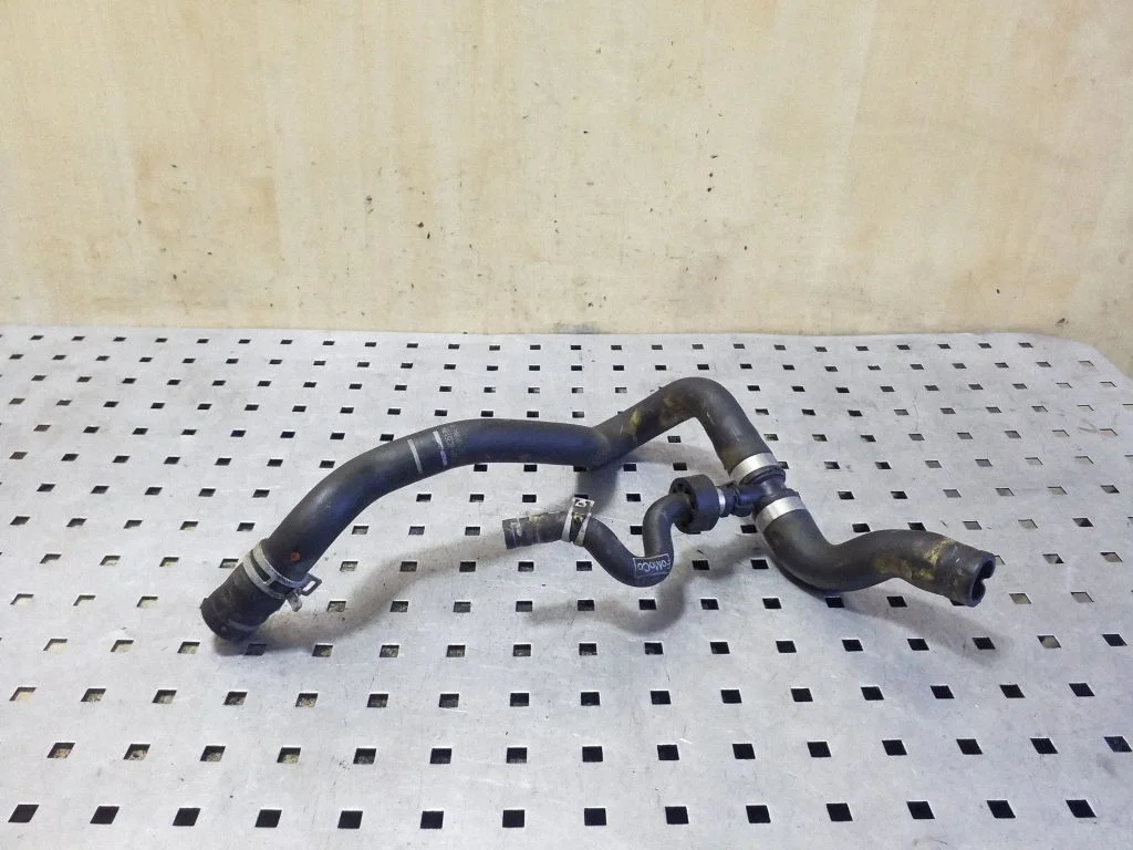 Engine coolant pipe/hose AV618C351BH