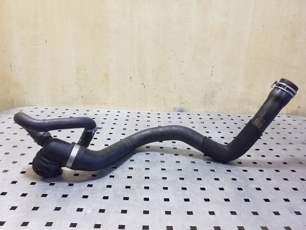 Engine coolant pipe/hose 9V618260CE