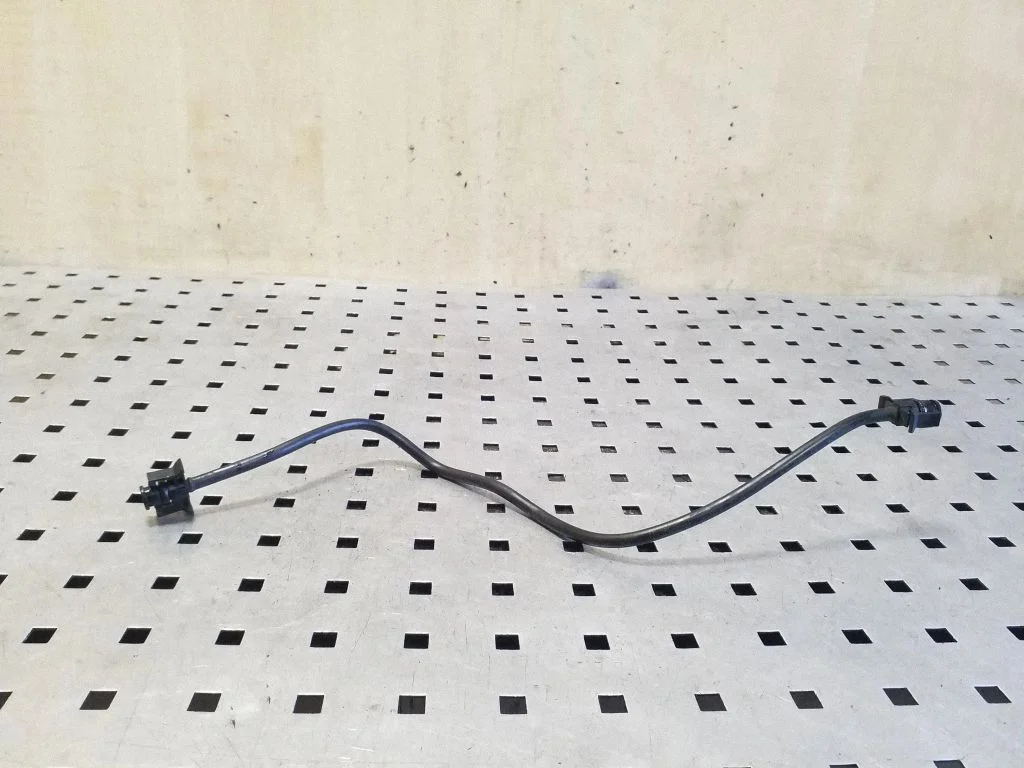 Engine coolant pipe/hose 8V618C012DC