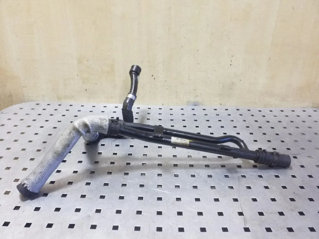 Engine coolant pipe/hose 7P6121070AP