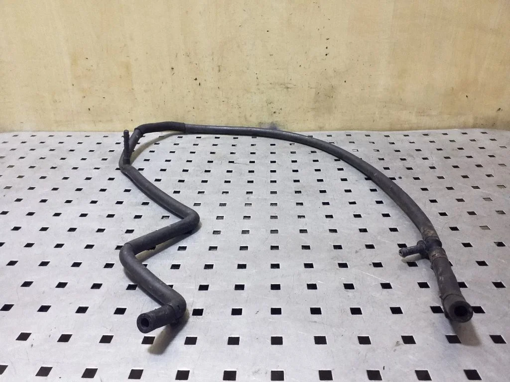 Engine coolant pipe/hose 7L6122447BD