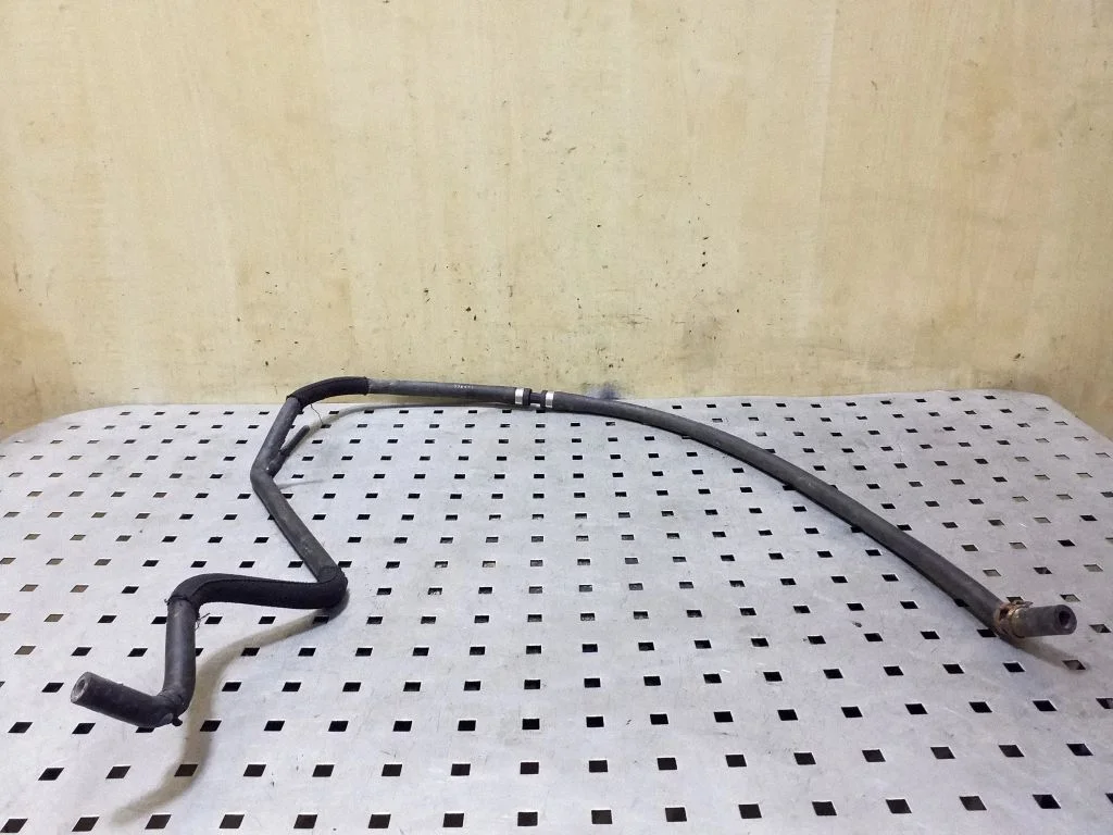 Engine coolant pipe/hose 7L6122447G