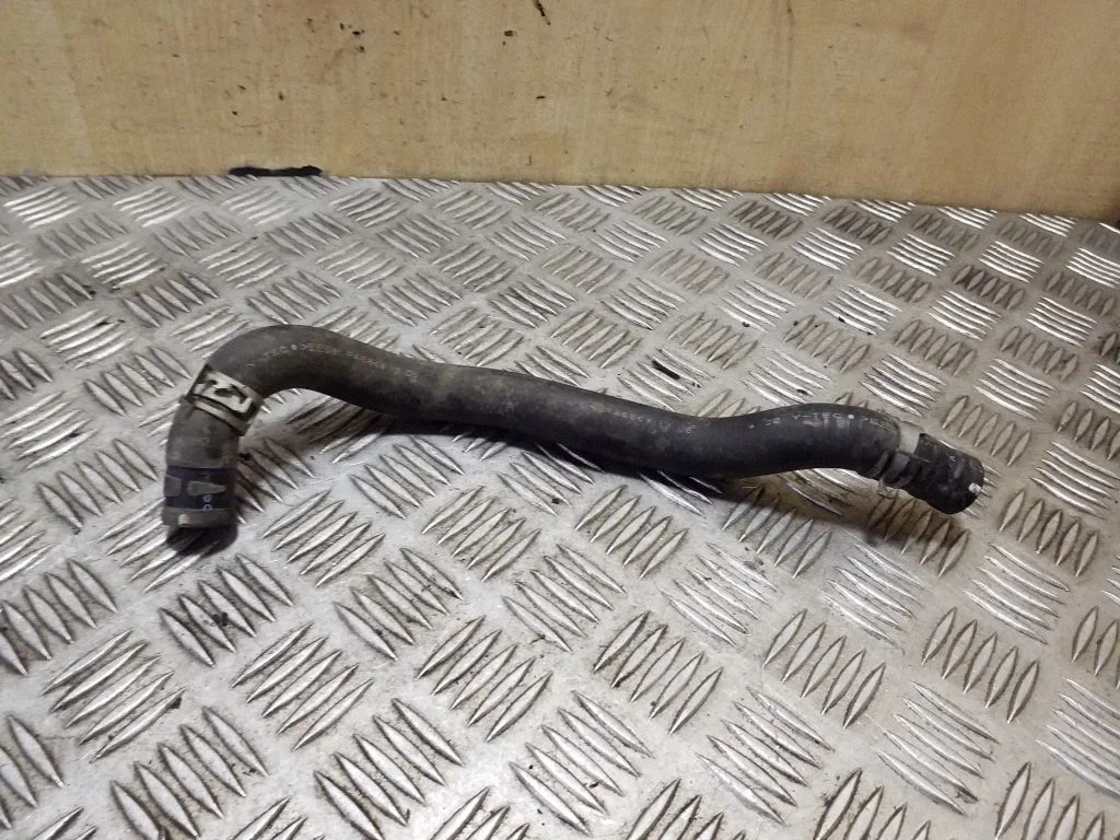 Engine coolant pipe/hose