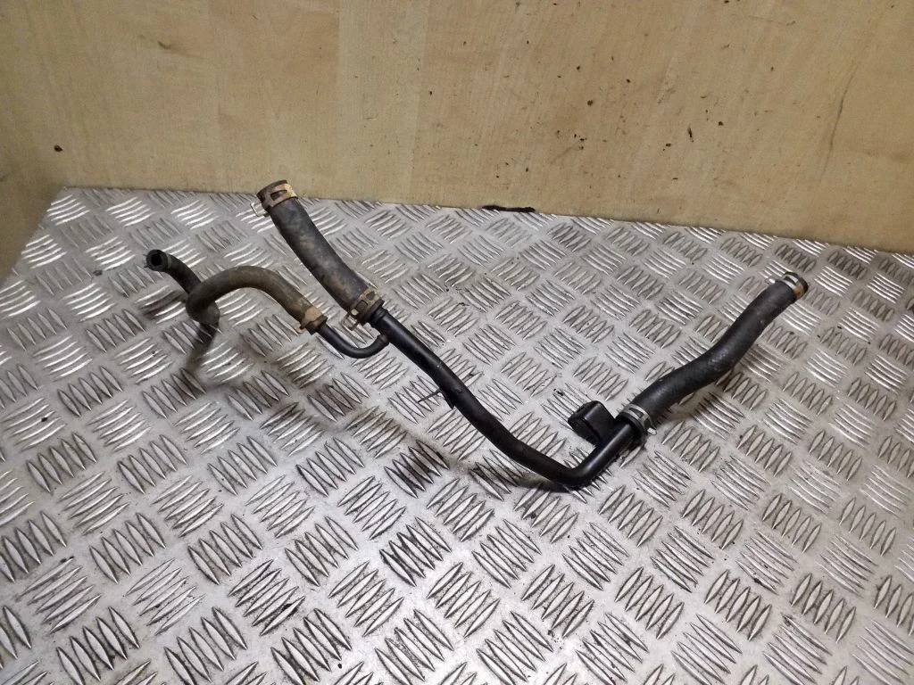 Engine coolant pipe/hose