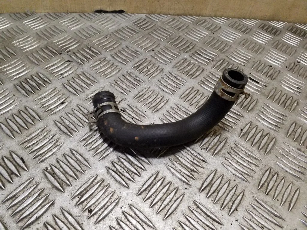 Engine coolant pipe/hose