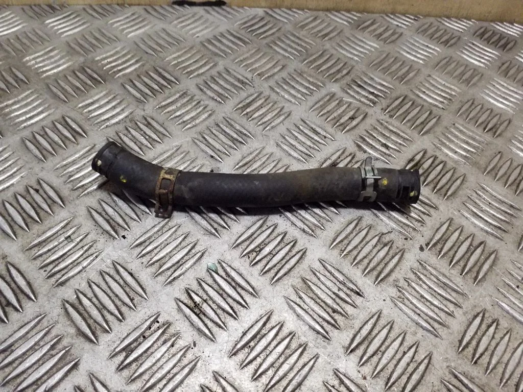 Engine coolant pipe/hose