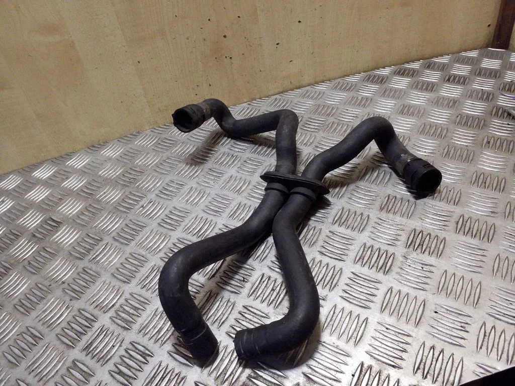 Engine coolant pipe/hose 4B0819373G