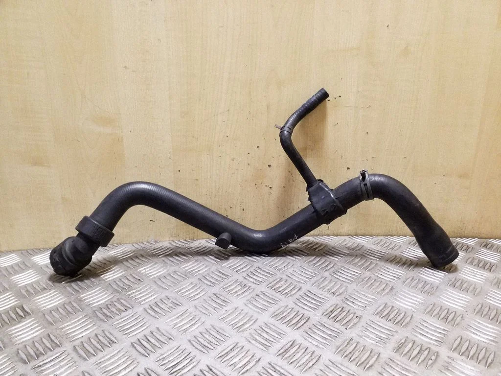 Engine coolant pipe/hose 4B0121101E
