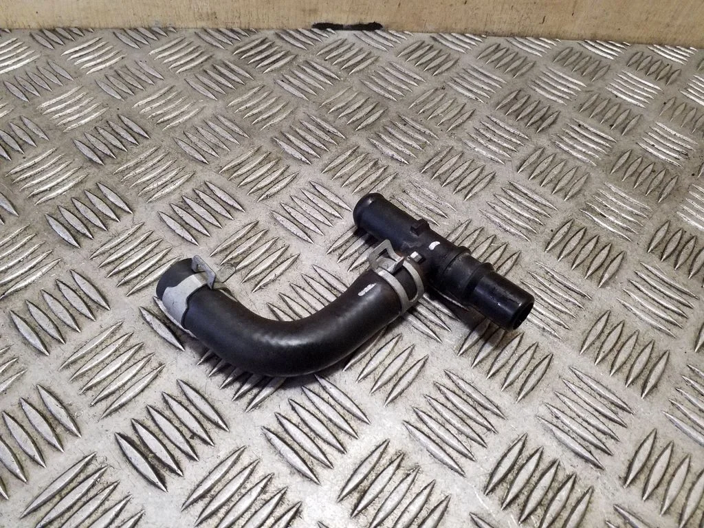 Engine coolant pipe/hose 369210E650