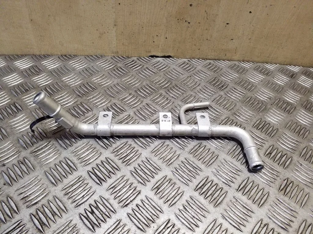 Engine coolant pipe/hose