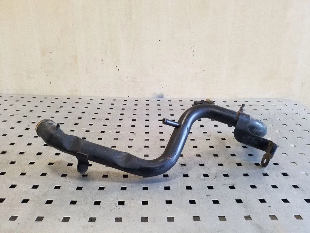 Engine coolant pipe/hose – Volkswagen Passat B5.5 (2001-2005)