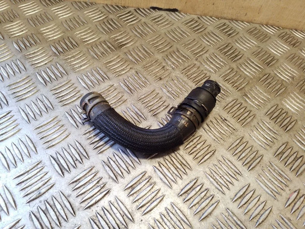 Engine coolant pipe/hose