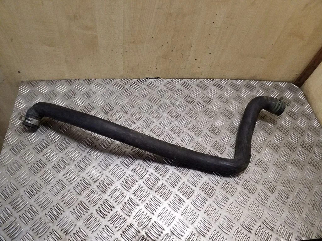 Engine coolant pipe/hose 074121051D