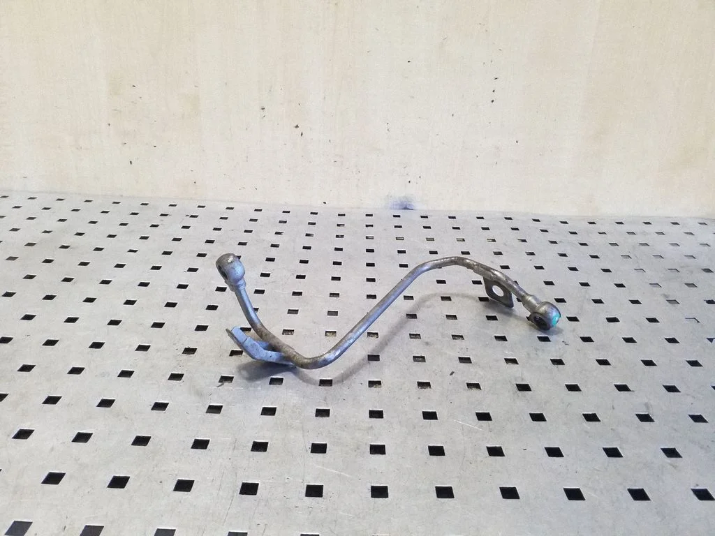 Engine coolant pipe/hose