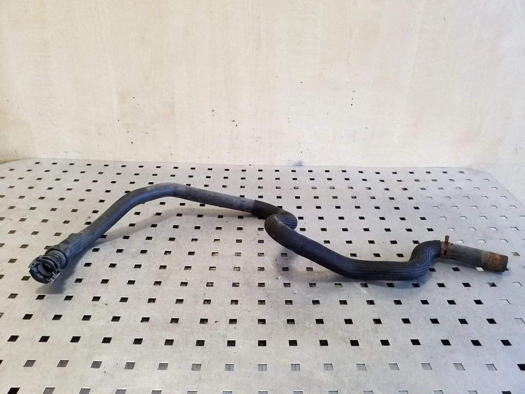 Mootori jahutusvedeliku toru / voolik 21742BB50A