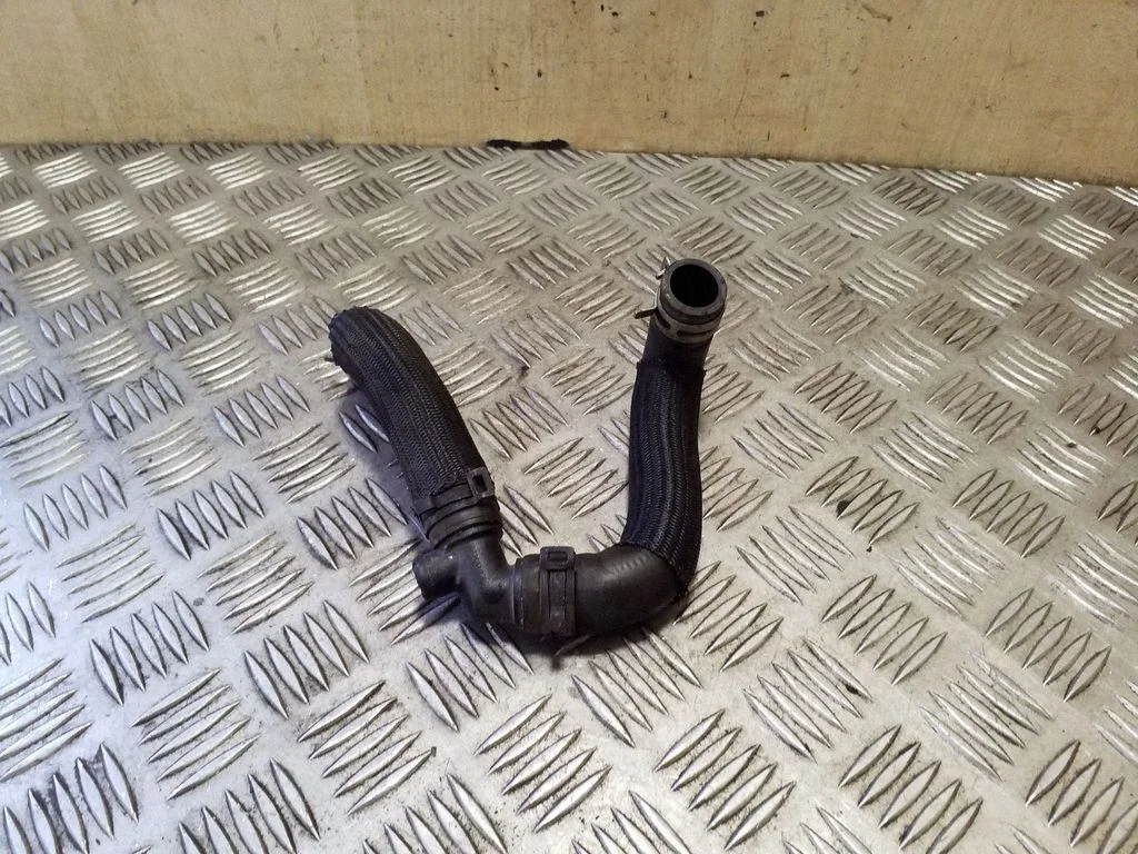 Engine coolant pipe/hose – Renault Trafic II (X83) (2001-2014)