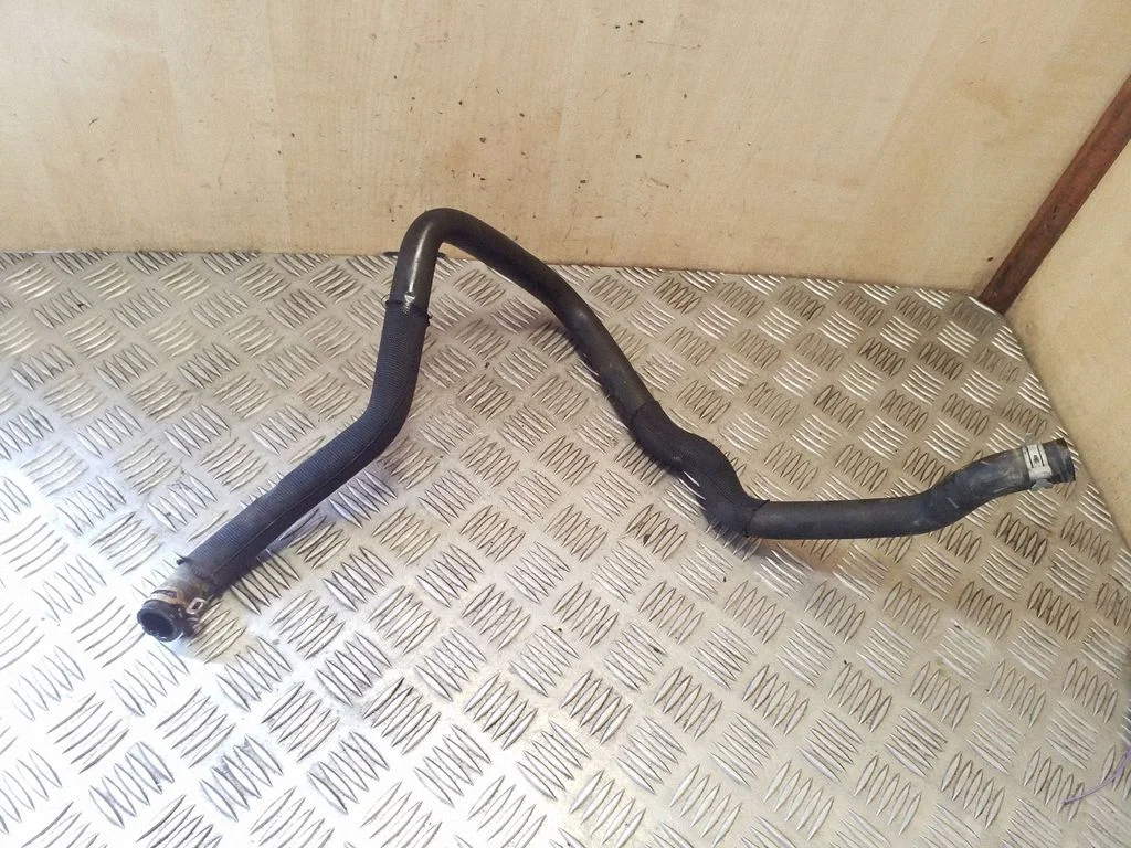 Engine coolant pipe/hose – Renault Trafic II (X83) (2001-2014)