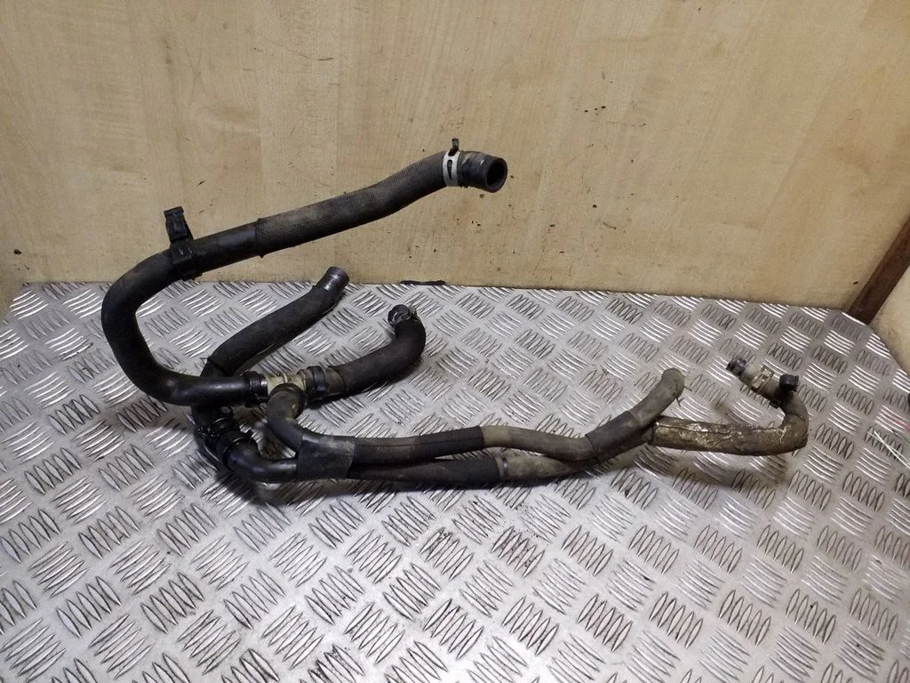Engine coolant pipe/hose – Renault Trafic II (X83) (2001-2014)