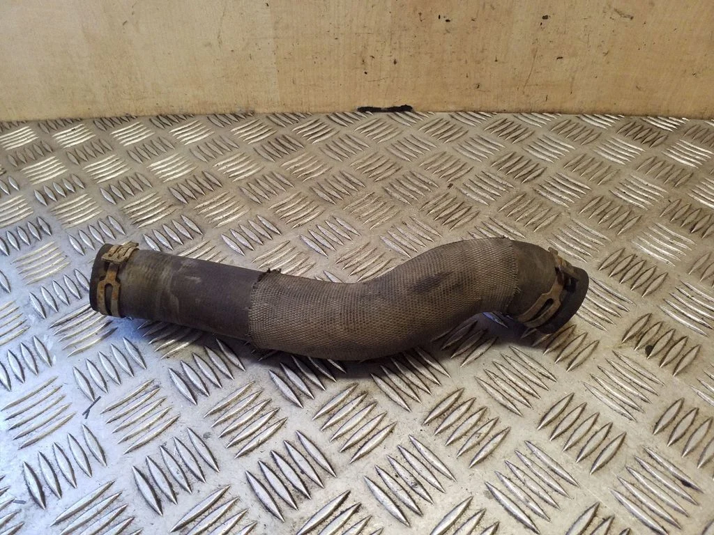 Engine coolant pipe/hose – Renault Trafic II (X83) (2001-2014)