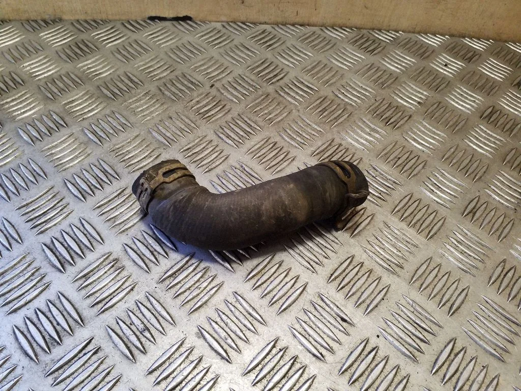 Engine coolant pipe/hose – Renault Trafic II (X83) (2001-2014)