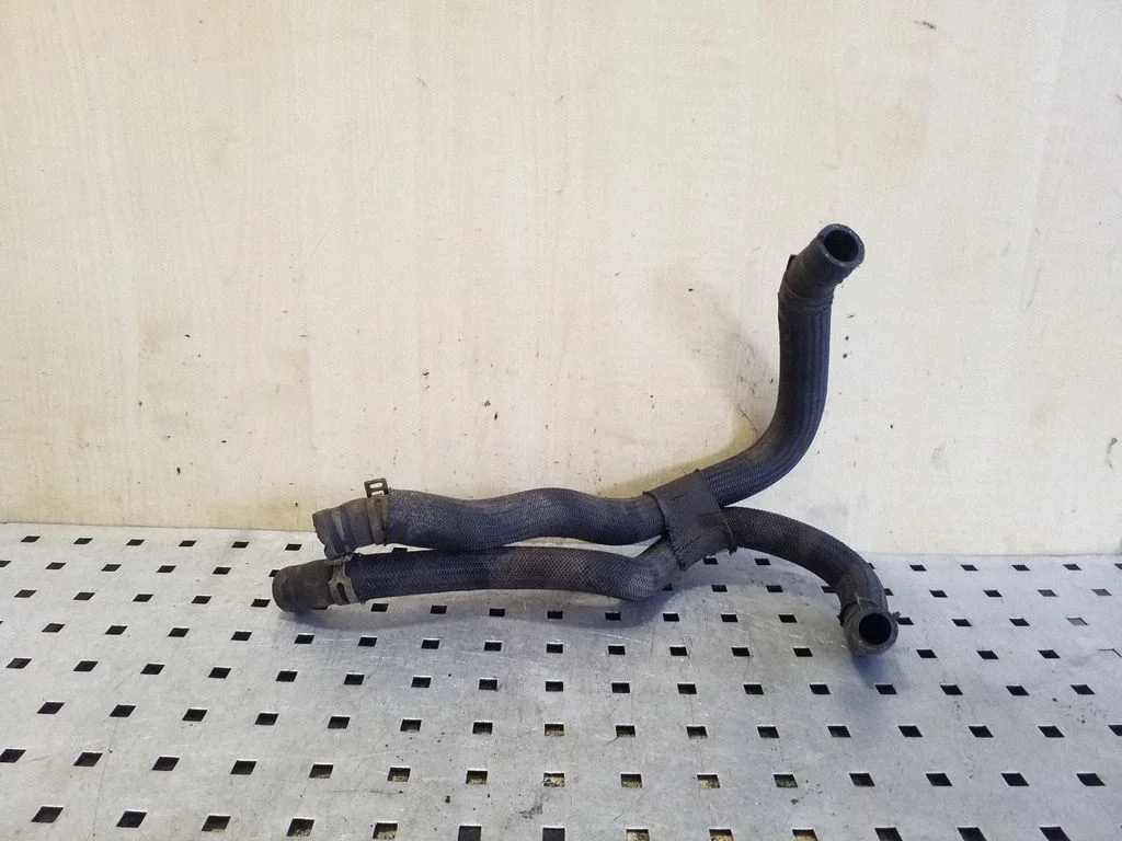 Engine coolant pipe/hose – Renault Trafic II (X83) (2001-2014)