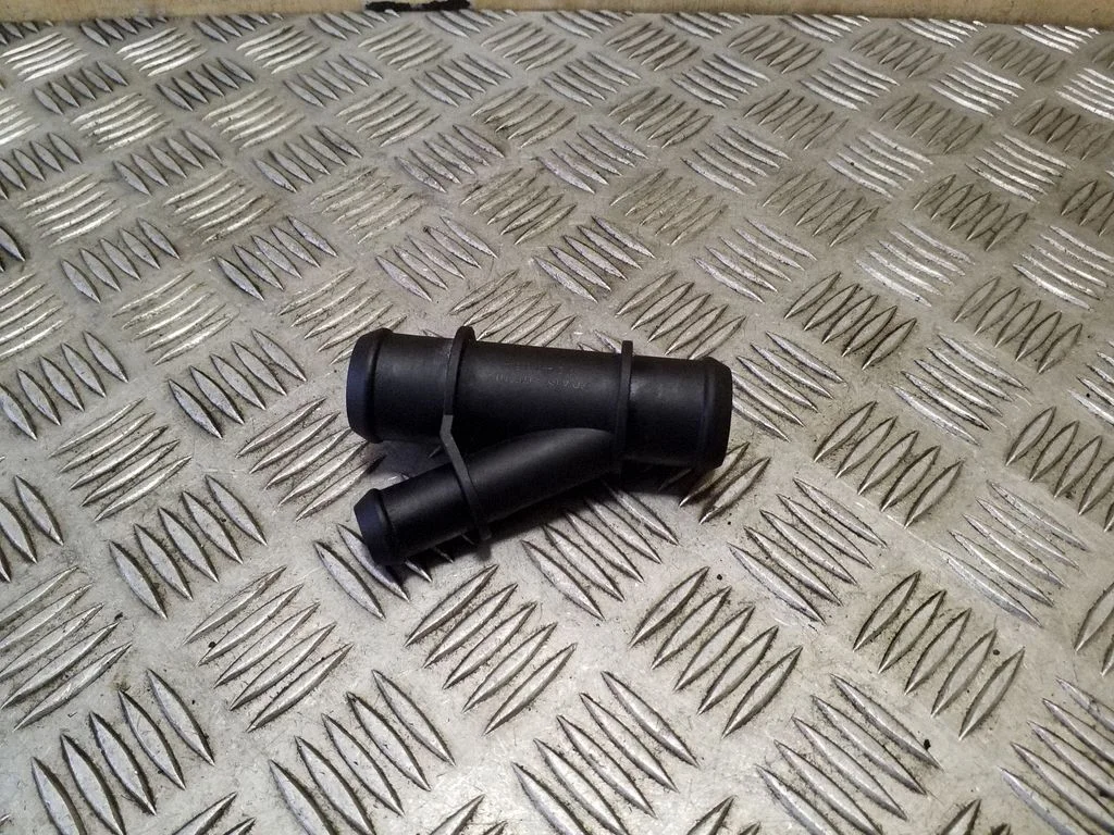 Engine coolant pipe/hose 920884
