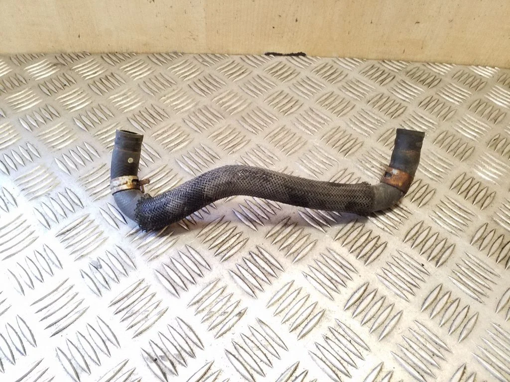 Engine coolant pipe/hose