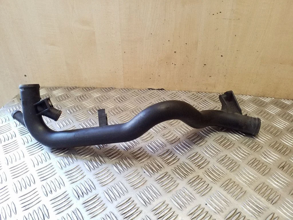 Engine coolant pipe/hose 03L121071B