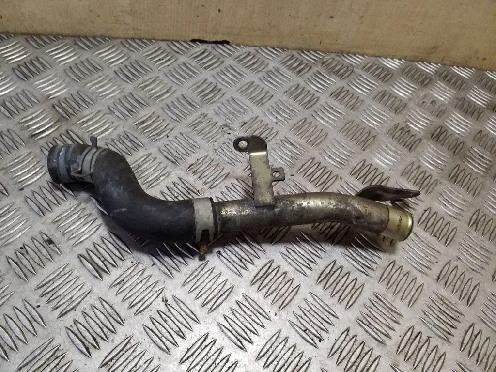 Engine coolant pipe/hose