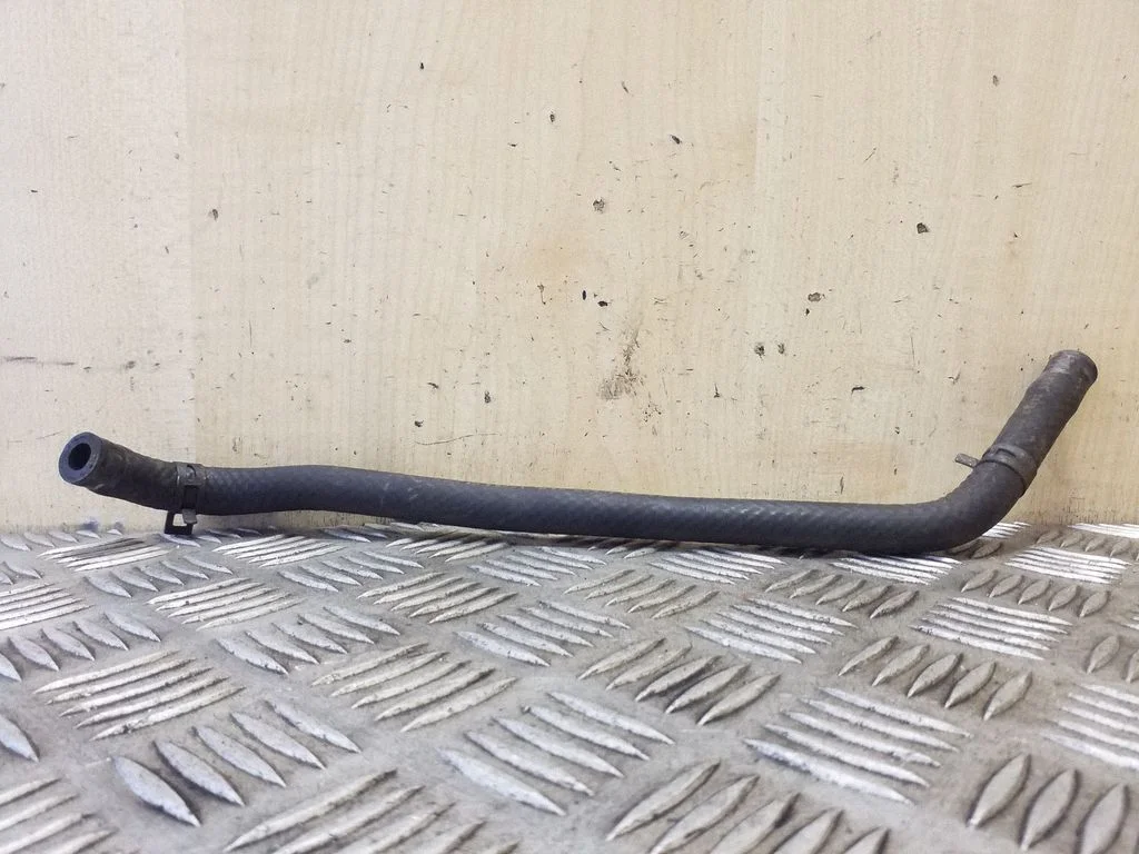 Engine coolant pipe/hose