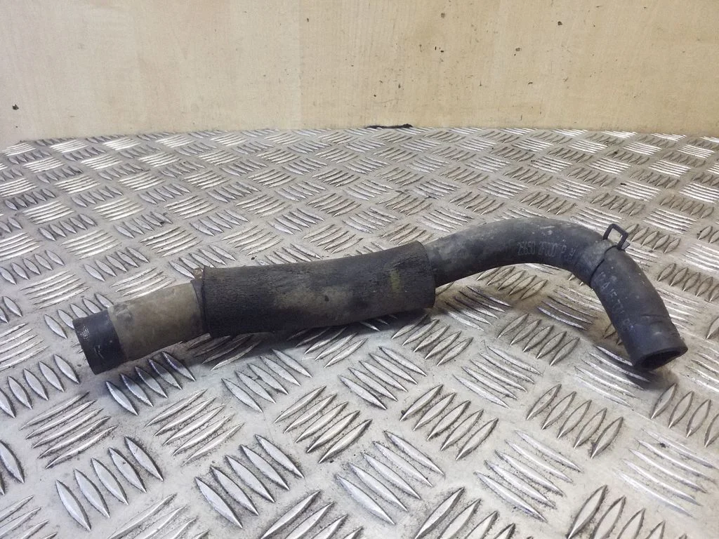 Engine coolant pipe/hose 256502F000