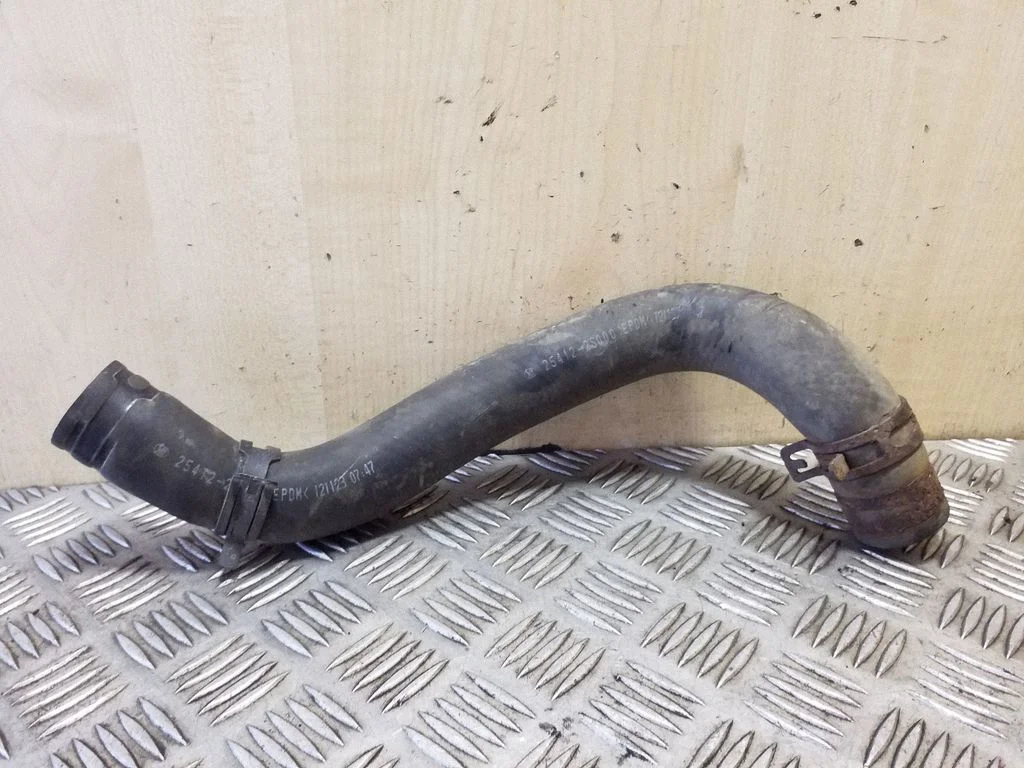 Engine coolant pipe/hose 254122S000