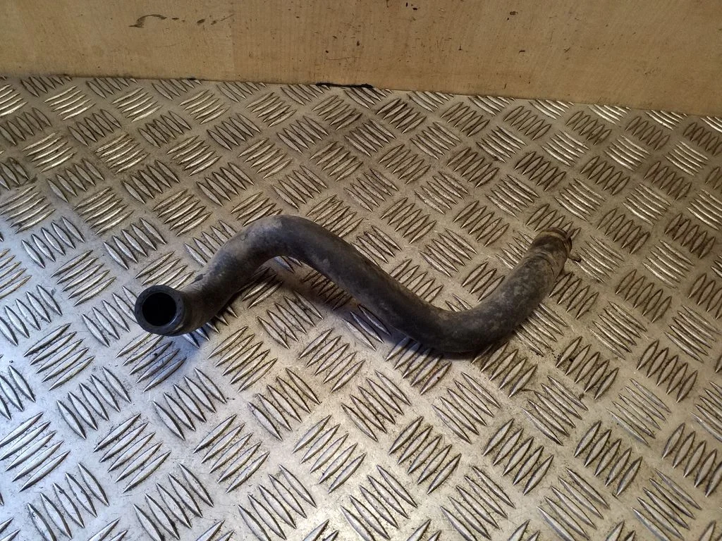 Engine coolant pipe/hose
