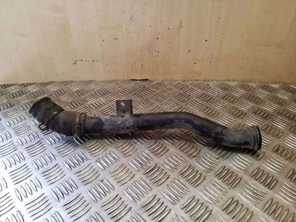Engine coolant pipe/hose