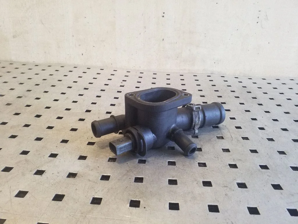 Engine coolant pipe/hose 038121132D