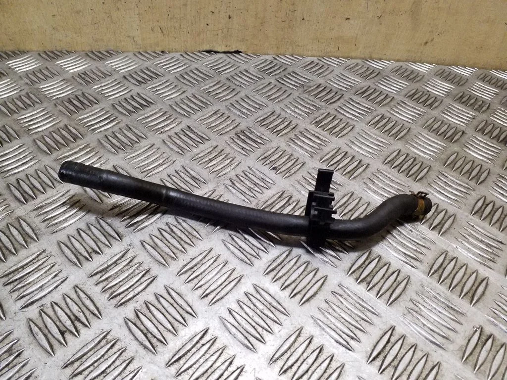 Engine coolant pipe/hose