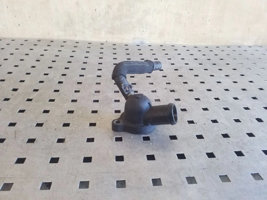 Engine coolant pipe/hose 04L121131AA