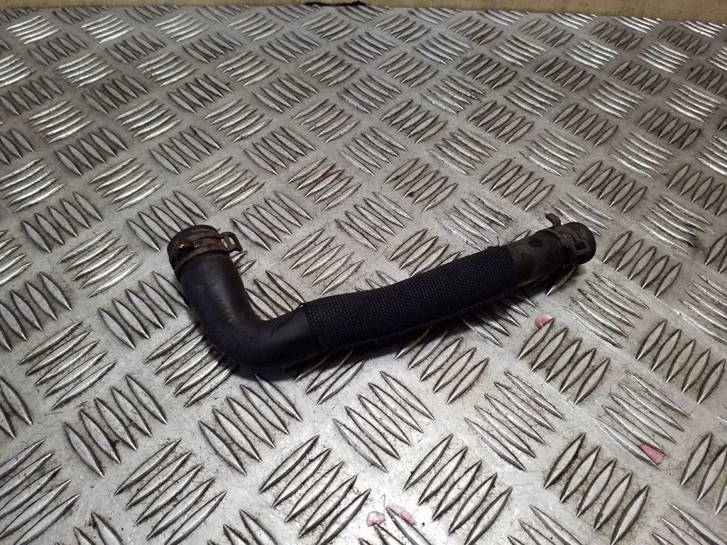 Engine coolant pipe/hose