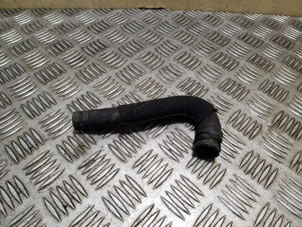 Engine coolant pipe/hose 7L8121065C
