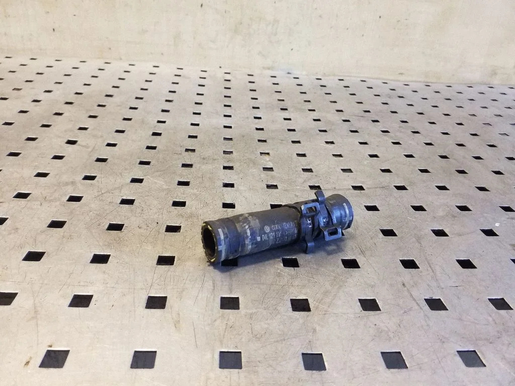 Engine coolant pipe/hose 04L121101A