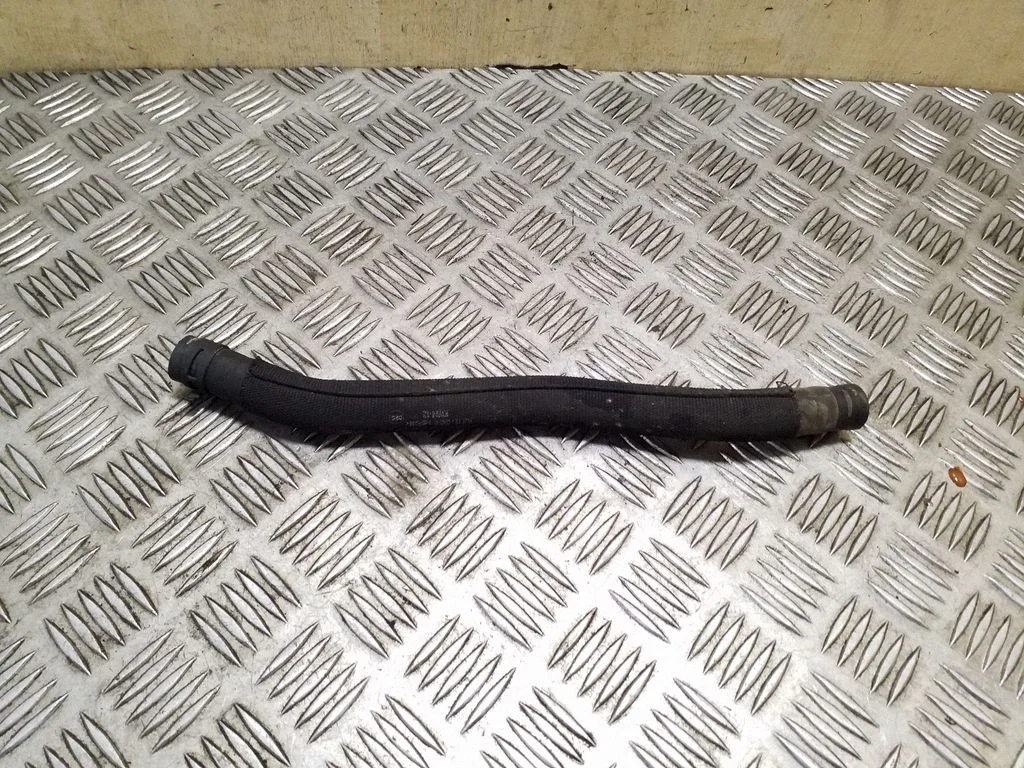Engine coolant pipe/hose 7L8121065R