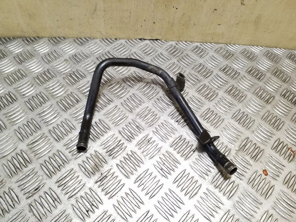 Engine coolant pipe/hose