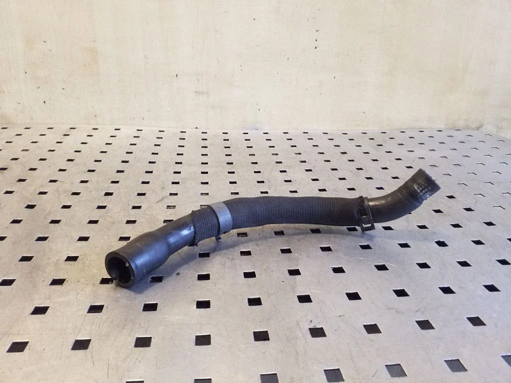 Engine coolant pipe/hose 7L6422889AB