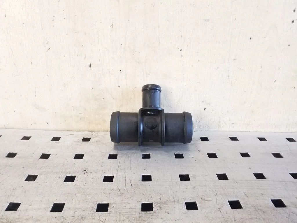 Engine coolant pipe/hose 906929