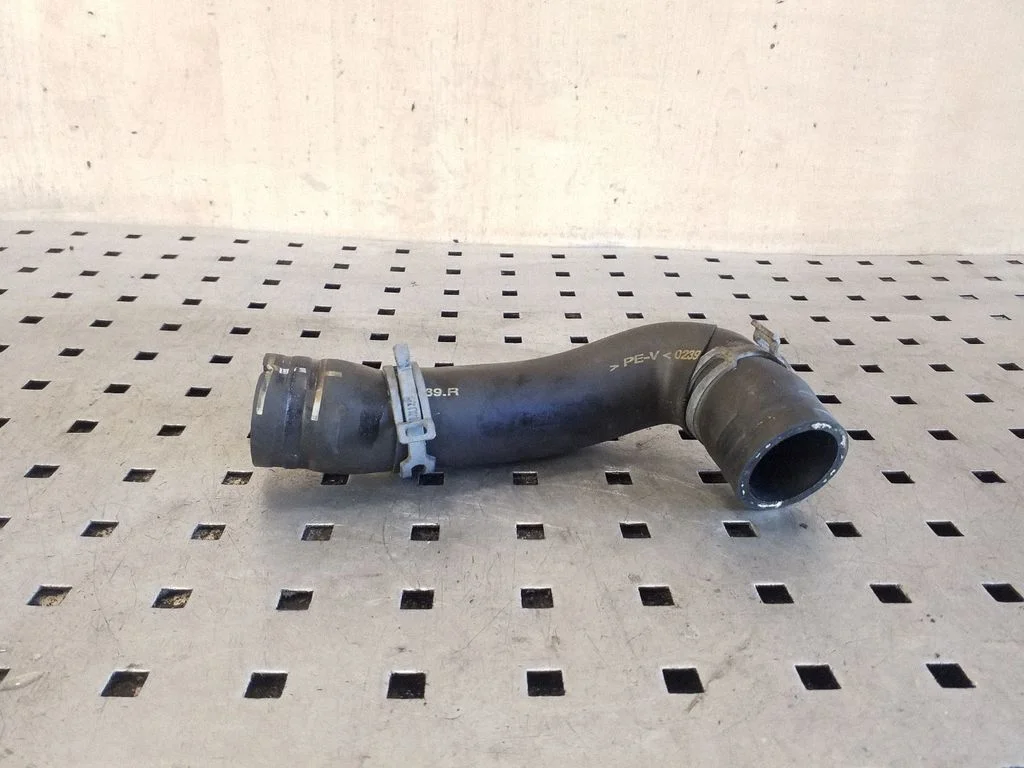Engine coolant pipe/hose